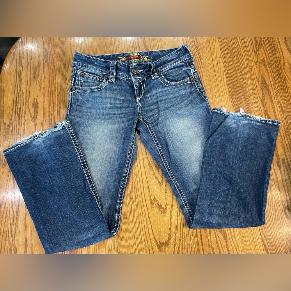 Maurices Med Wash Boot Cut Jeans 3/4 Short